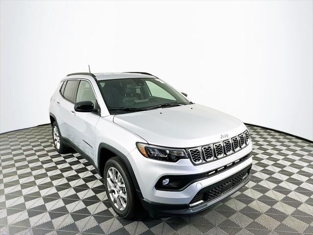 2024 Jeep Compass COMPASS LATITUDE LUX 4X4