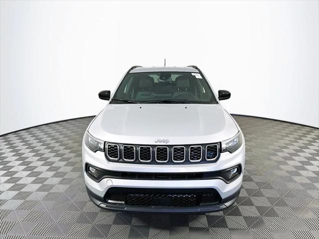 2024 Jeep Compass COMPASS LATITUDE LUX 4X4