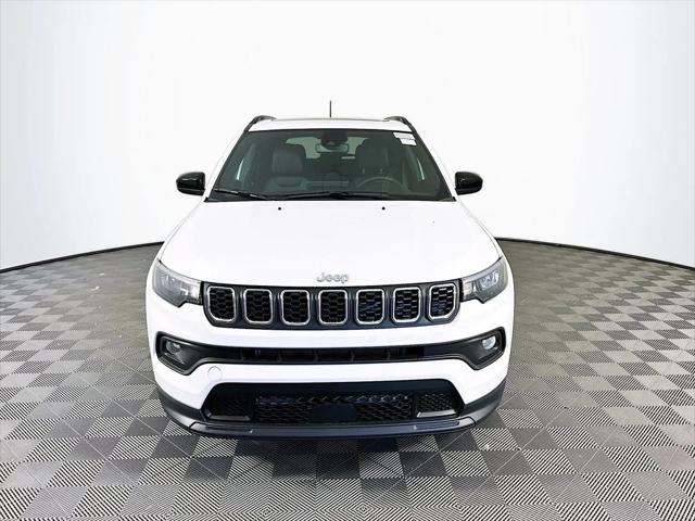 2024 Jeep Compass COMPASS LATITUDE LUX 4X4