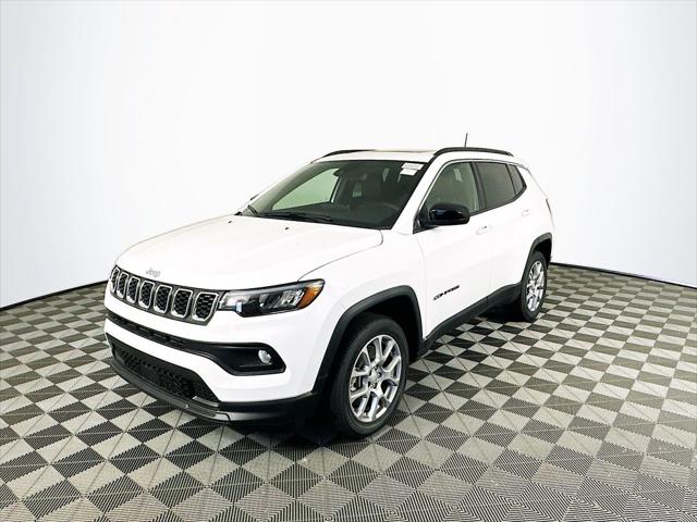 2024 Jeep Compass COMPASS LATITUDE LUX 4X4