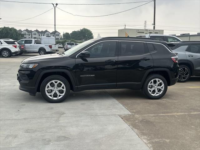 2024 Jeep Compass COMPASS LATITUDE 4X4