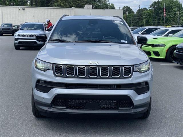 2024 Jeep Compass COMPASS LATITUDE LUX 4X4