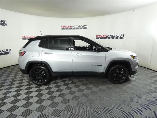 2024 Jeep Compass COMPASS LATITUDE 4X4