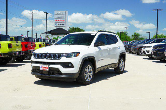 2024 Jeep Compass COMPASS LATITUDE 4X4