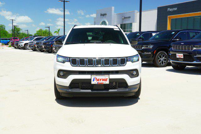 2024 Jeep Compass COMPASS LATITUDE 4X4