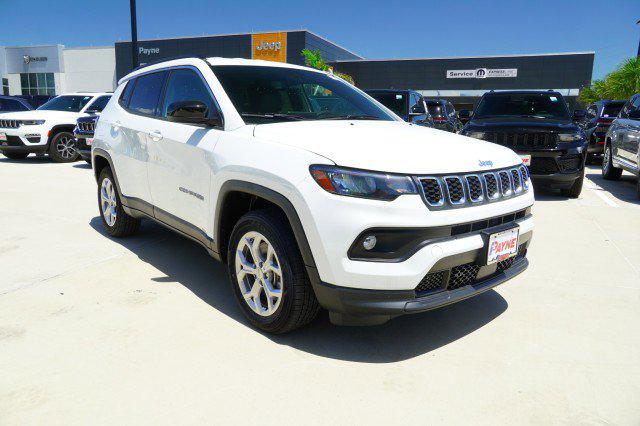 2024 Jeep Compass COMPASS LATITUDE 4X4