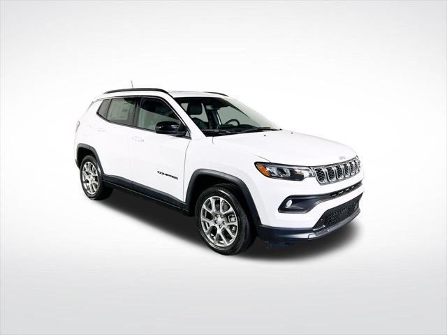 2024 Jeep Compass COMPASS LATITUDE LUX 4X4