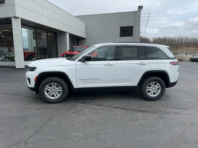 2024 Jeep Grand Cherokee GRAND CHEROKEE LAREDO 4X4