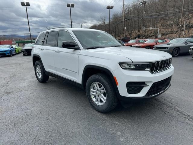 2024 Jeep Grand Cherokee GRAND CHEROKEE LAREDO 4X4
