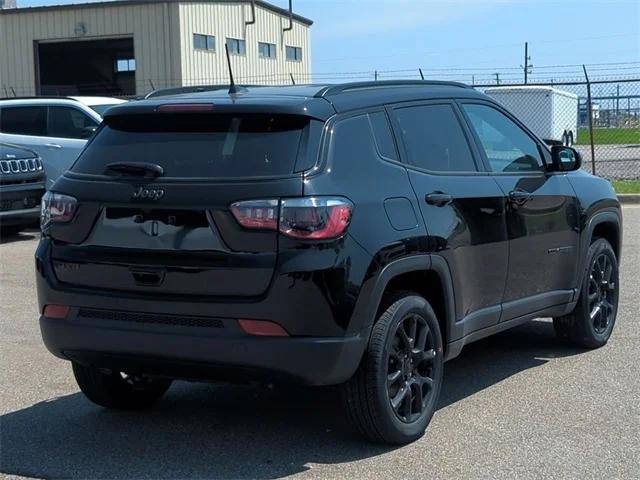 2024 Jeep Compass COMPASS LATITUDE 4X4