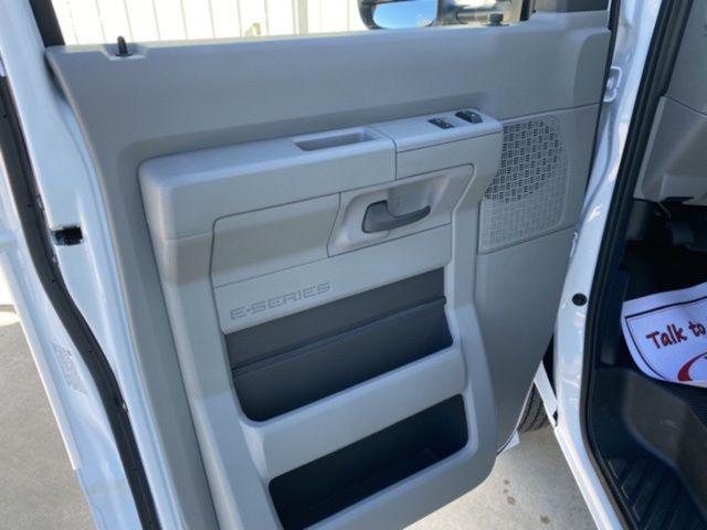 2025 Ford E-350 Cutaway Base