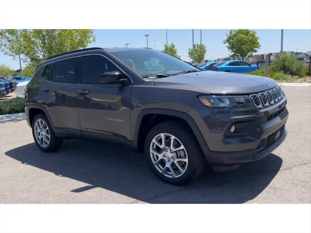 2024 Jeep Compass COMPASS LATITUDE LUX 4X4