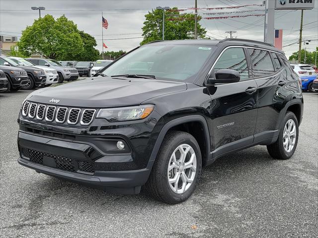 2024 Jeep Compass COMPASS LATITUDE 4X4