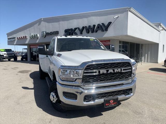 2024 RAM Ram 3500 RAM 3500 TRADESMAN REGULAR CAB 4X4 8 BOX