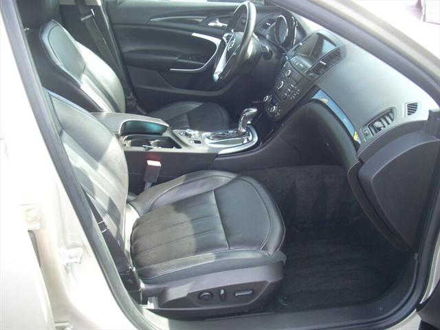 2013 Buick Regal Premium 2