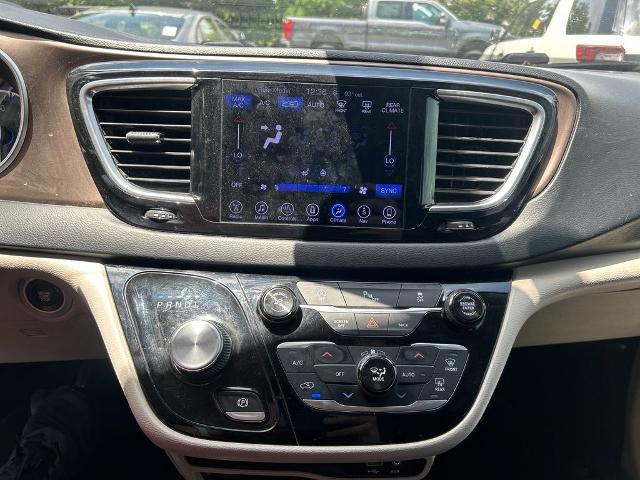 2017 Chrysler Pacifica Touring-L Plus