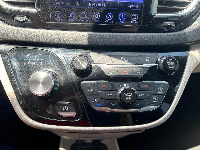 2017 Chrysler Pacifica Touring-L Plus