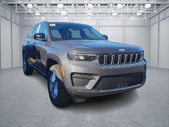 2024 Jeep Grand Cherokee GRAND CHEROKEE LAREDO X 4X4