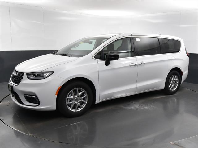 2024 Chrysler Pacifica PACIFICA TOURING L