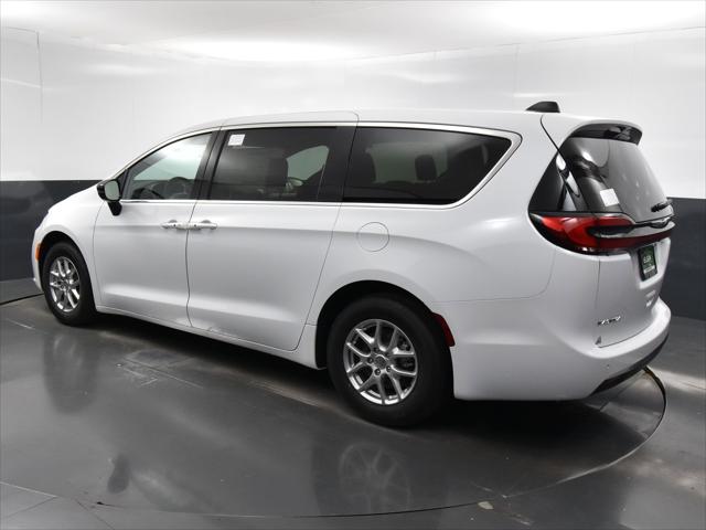 2024 Chrysler Pacifica PACIFICA TOURING L