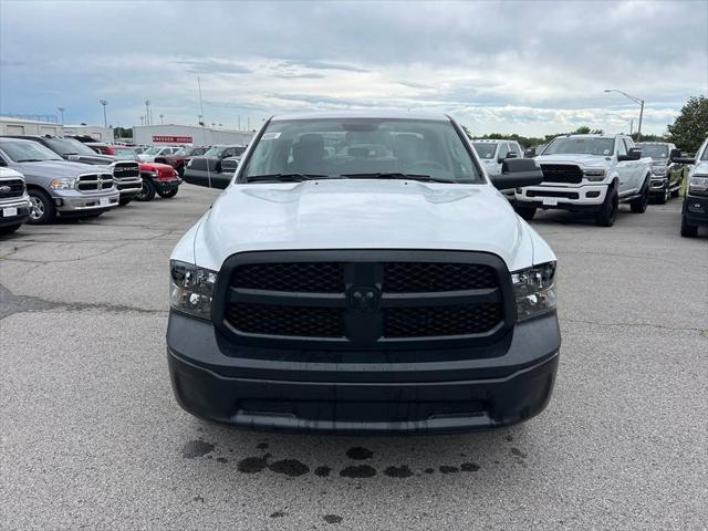 2024 RAM Ram 1500 Classic RAM 1500 CLASSIC TRADESMAN QUAD CAB 4X4 64 BOX