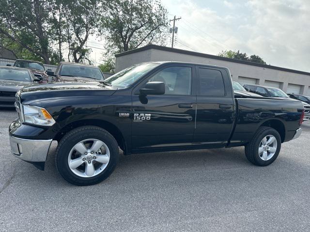 2024 RAM Ram 1500 Classic RAM 1500 CLASSIC TRADESMAN QUAD CAB 4X4 64 BOX