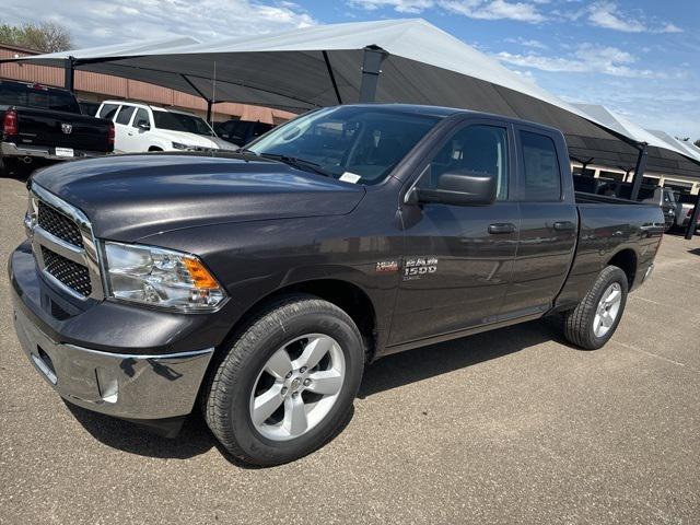 2024 RAM Ram 1500 Classic RAM 1500 CLASSIC TRADESMAN QUAD CAB 4X4 64 BOX