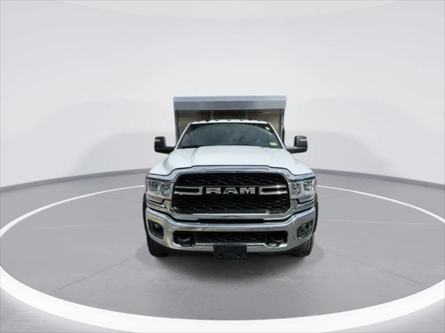 2024 RAM Ram 5500 Chassis Cab RAM 5500 TRADESMAN CHASSIS REGULAR CAB 4X4 60 CA 2024 RAM Ram 5500 Chassis Cab RAM 5500 TRADESMAN CHASSIS REGULAR CAB 4X4 60 CA