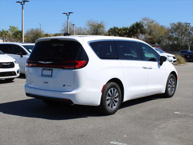 2024 Chrysler Pacifica Hybrid PACIFICA PLUG-IN HYBRID SELECT