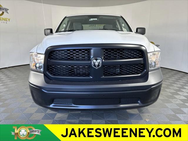 2024 RAM Ram 1500 Classic RAM 1500 CLASSIC TRADESMAN QUAD CAB 4X4 64 BOX