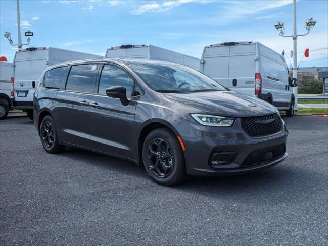 2023 Chrysler Pacifica Hybrid PACIFICA PLUG-IN HYBRID LIMITED