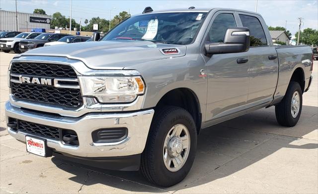 2023 RAM 3500 Tradesman Crew Cab 4x4 64 Box