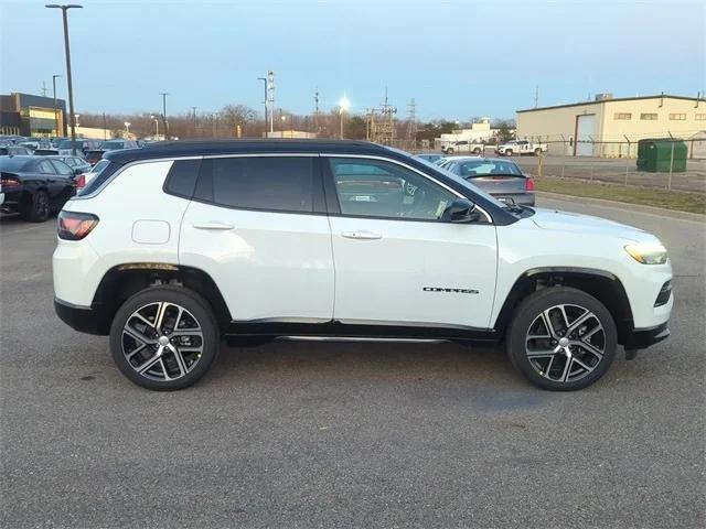 2024 Jeep Compass COMPASS LIMITED 4X4