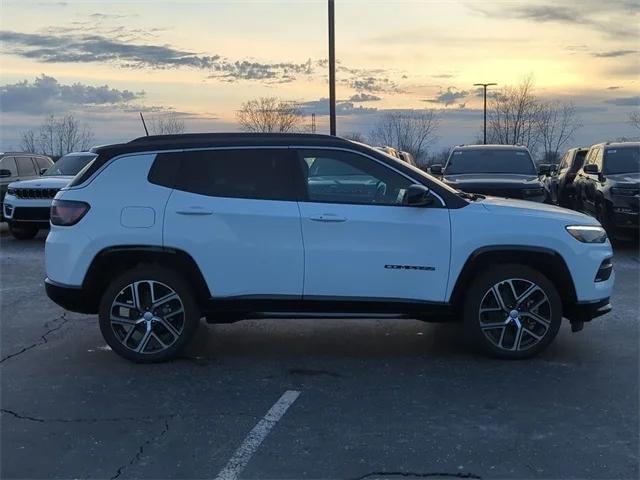 2024 Jeep Compass COMPASS LIMITED 4X4