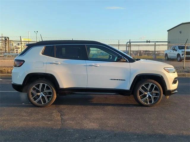 2024 Jeep Compass COMPASS LIMITED 4X4