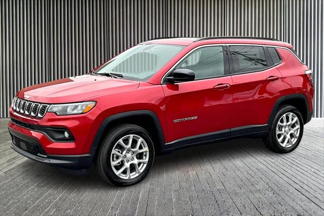 2024 Jeep Compass COMPASS LATITUDE LUX 4X4