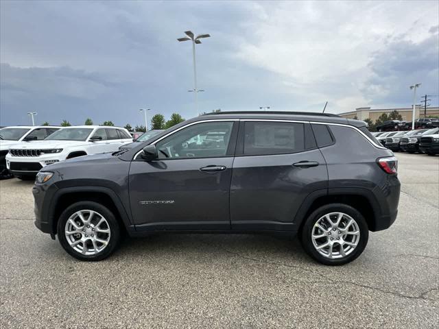 2024 Jeep Compass COMPASS LATITUDE LUX 4X4