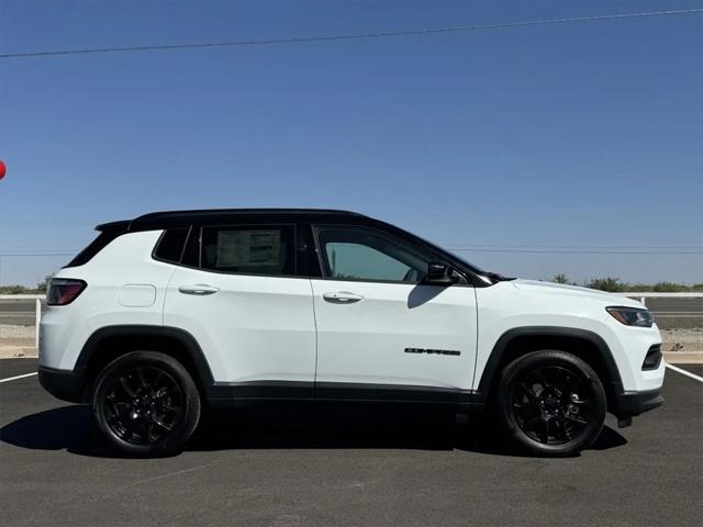 2024 Jeep Compass COMPASS LATITUDE 4X4