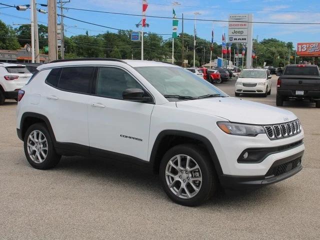 2024 Jeep Compass COMPASS LATITUDE LUX 4X4