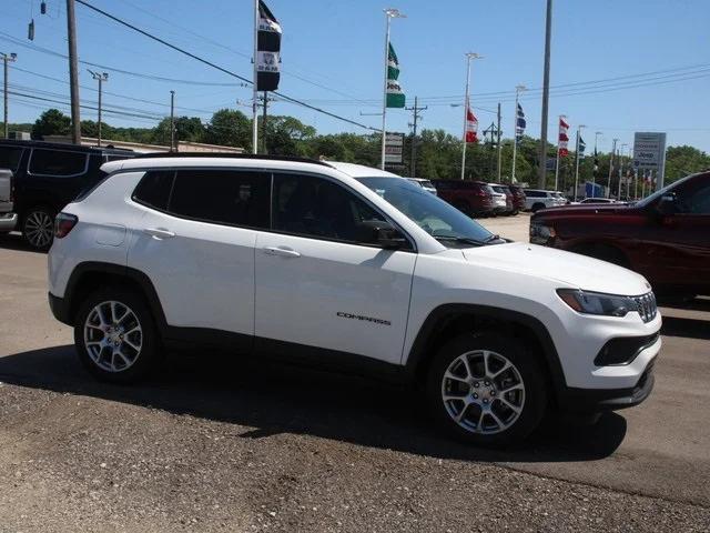 2024 Jeep Compass COMPASS LATITUDE LUX 4X4