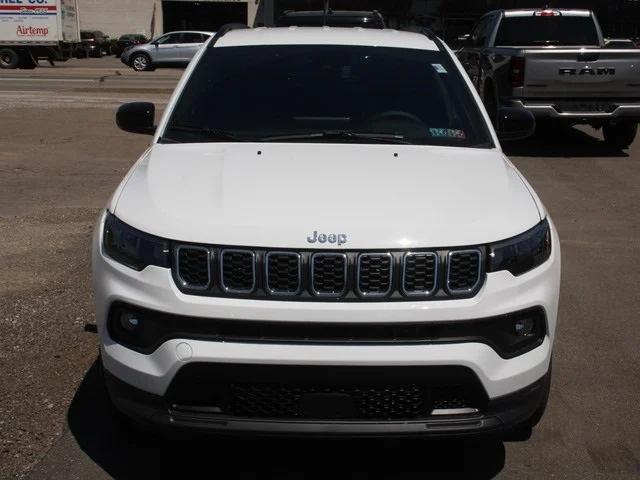 2024 Jeep Compass COMPASS LATITUDE LUX 4X4