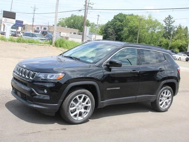 2024 Jeep Compass COMPASS LATITUDE LUX 4X4