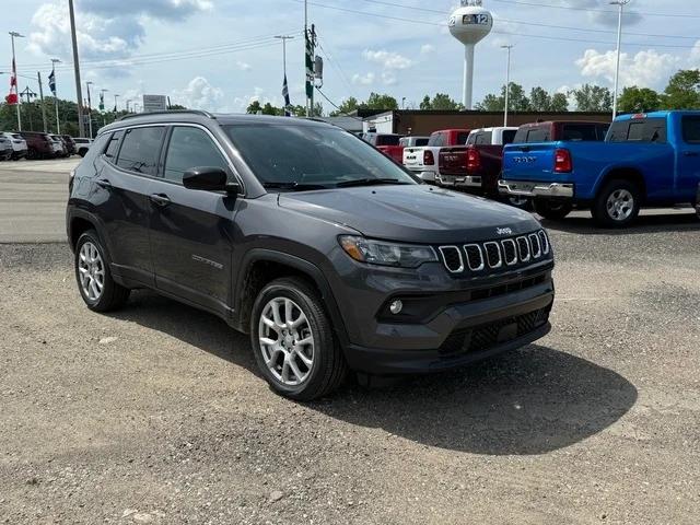 2024 Jeep Compass COMPASS LATITUDE LUX 4X4