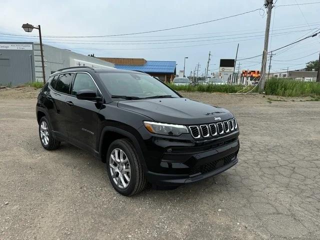 2024 Jeep Compass COMPASS LATITUDE LUX 4X4