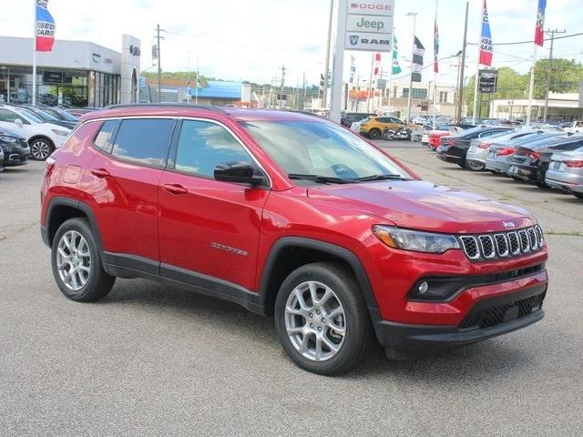 2024 Jeep Compass COMPASS LATITUDE LUX 4X4