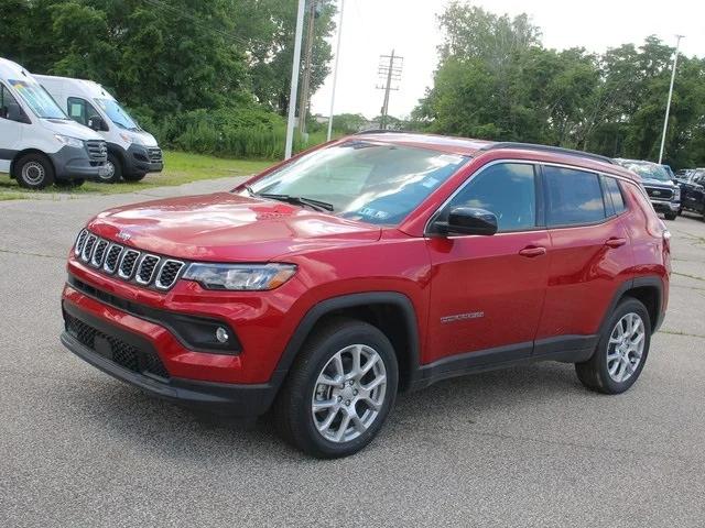 2024 Jeep Compass COMPASS LATITUDE LUX 4X4