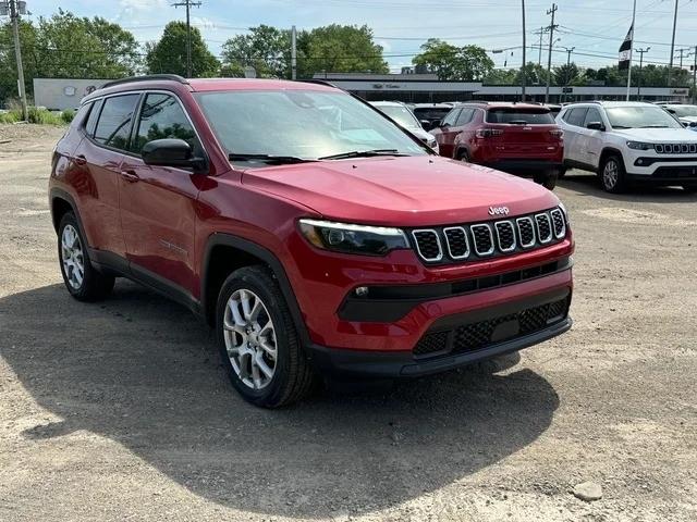 2024 Jeep Compass COMPASS LATITUDE LUX 4X4