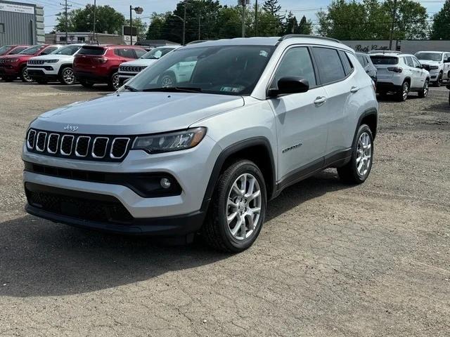 2024 Jeep Compass COMPASS LATITUDE LUX 4X4