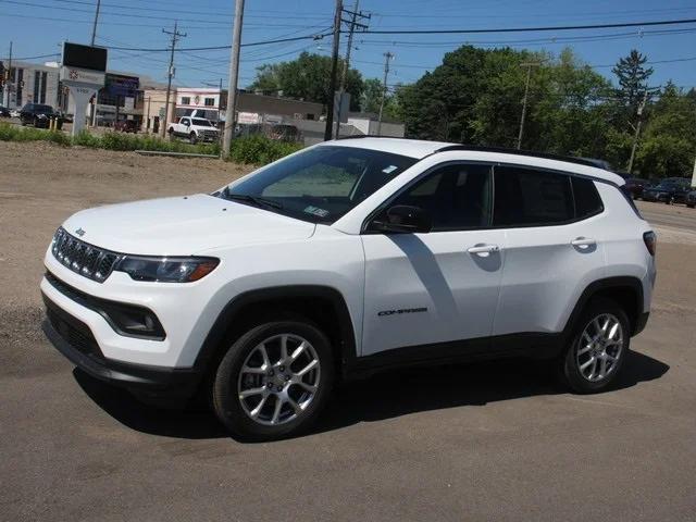 2024 Jeep Compass COMPASS LATITUDE LUX 4X4