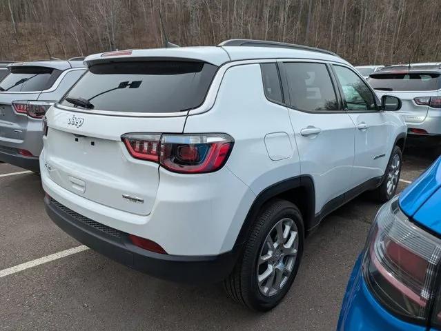 2024 Jeep Compass COMPASS LATITUDE LUX 4X4